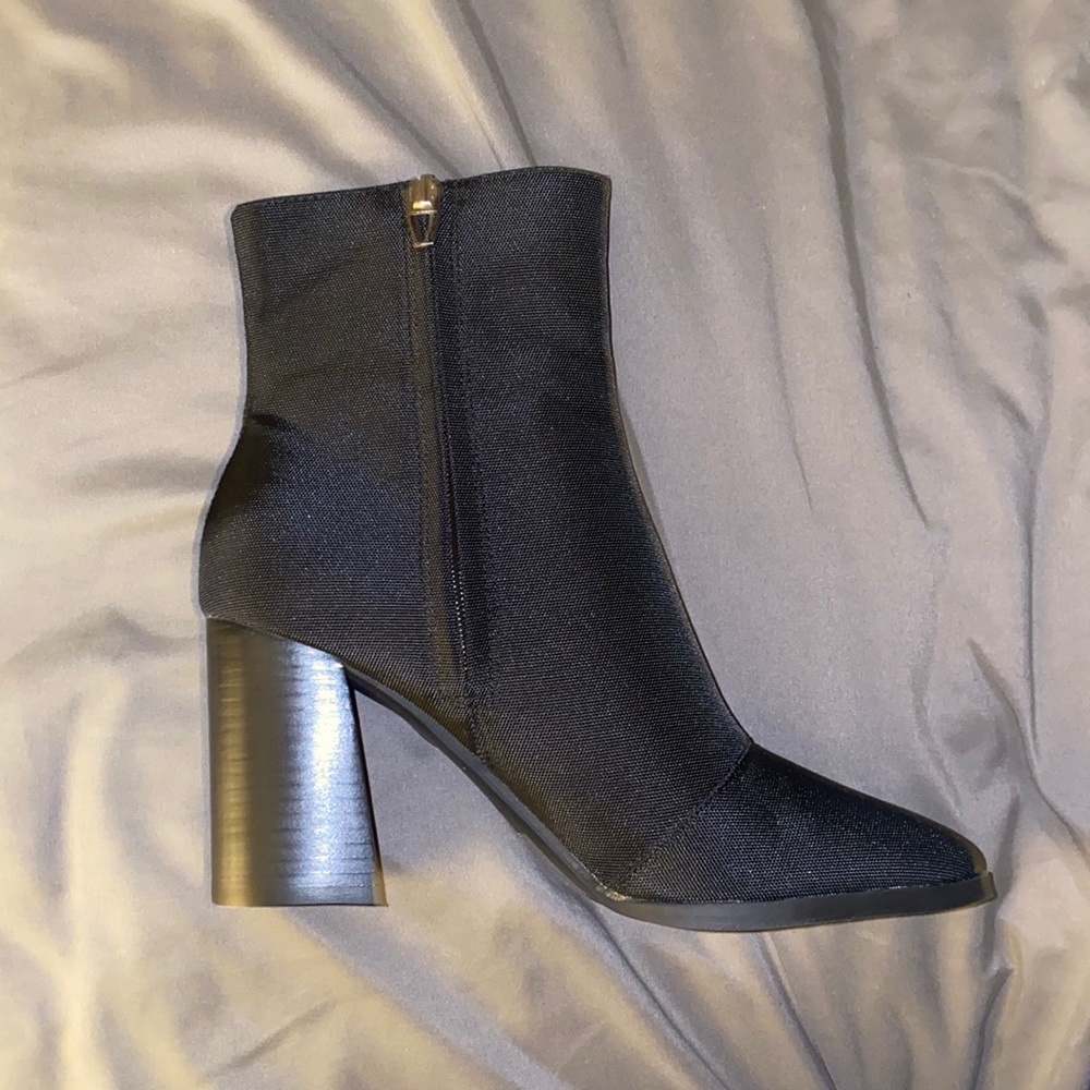 Dolce Vita! Never worn and not really my style anymore:)